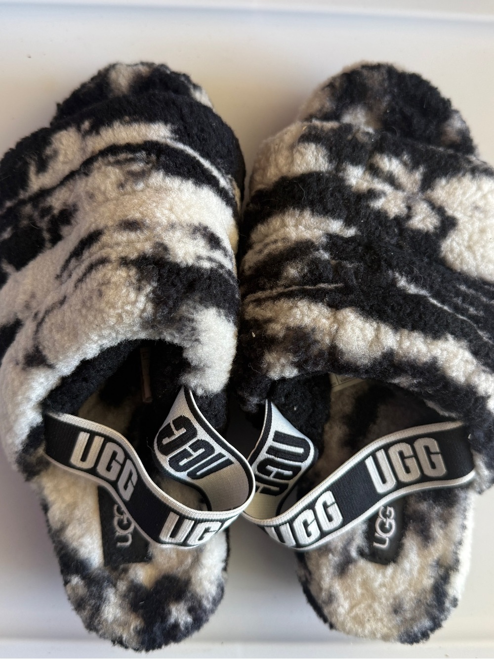 UGG Black & Cream Fluff Slides Size 8